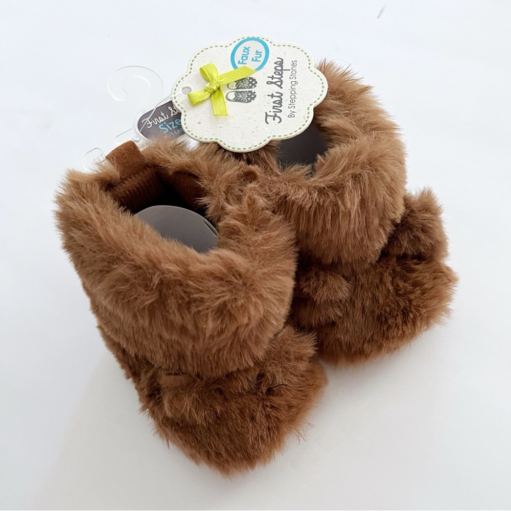 Cozy Brown Newborn Faux Fur Boots - Picture 3 of 6